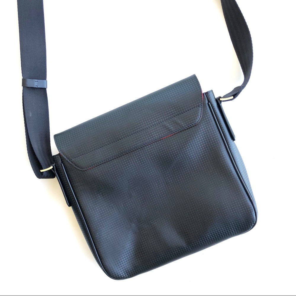 DISTRICT MESSENGER Graphite Canvas Crossbody Bag - Picture 3 of 6